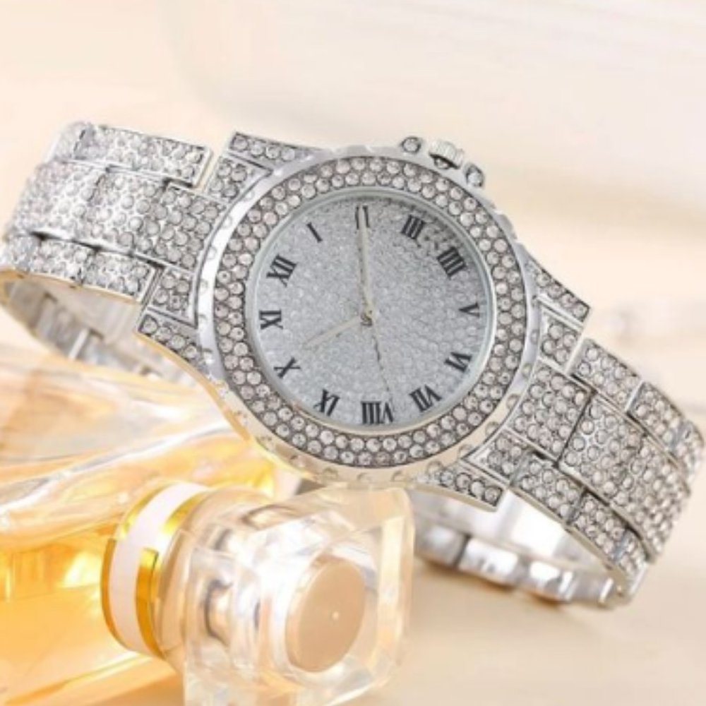 Rhinestone Decor Quartz Watch